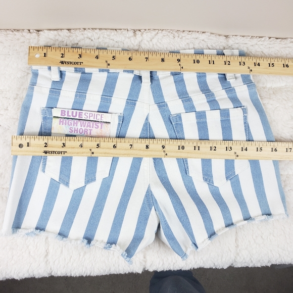 BLUE SPICE SHORT NWT SIZE 3 JUNIOR - Picture 8 of 9